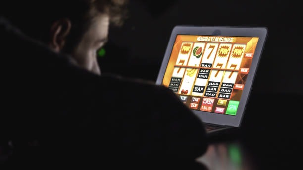 Live Bandar Poker table with professional dealer on mdg66 platform